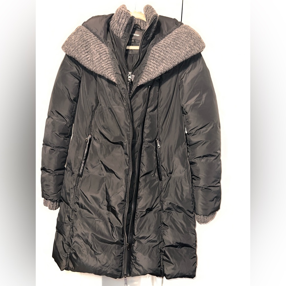 WINTER COAT MACKAGE  size L. Brand new no dust bag  black